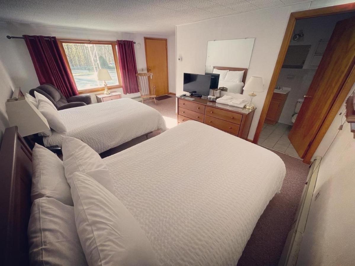 Berkshire Valley Inn North Hancock ภายนอก รูปภาพ