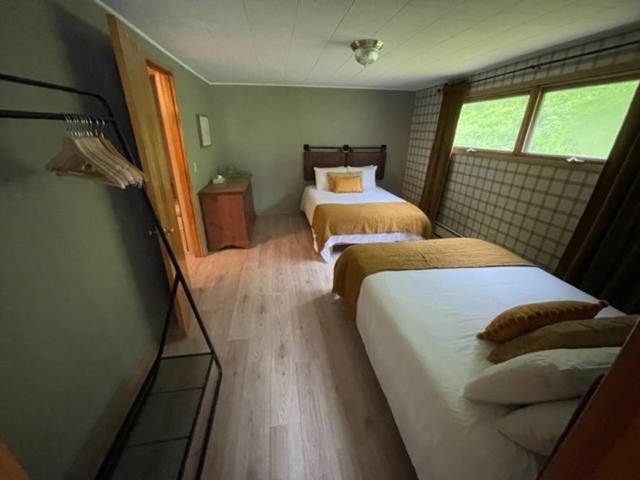 Berkshire Valley Inn North Hancock ภายนอก รูปภาพ